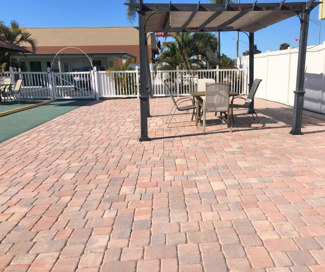 Sunshine Inn & Suites Venice, Florida Exterior photo